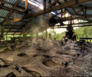 Upín Salt Mines.  Source:  flickr.com By: MparraG